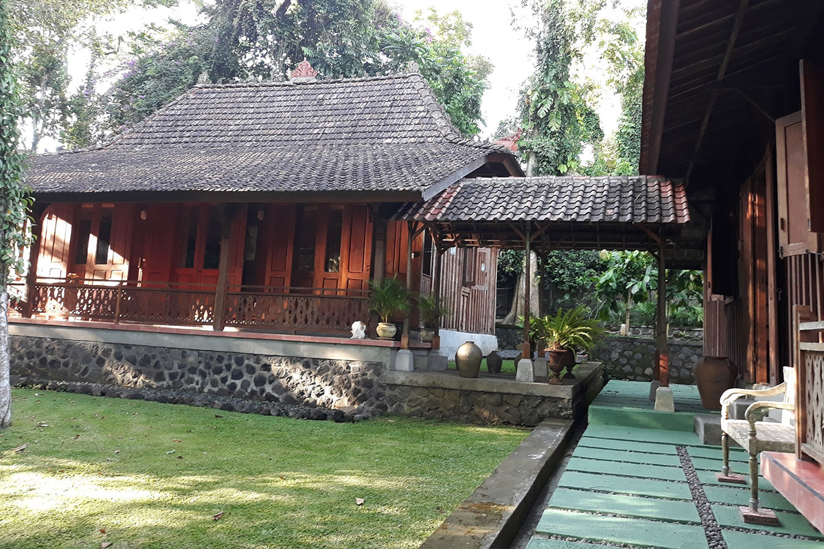 Bukit Asri Lodge Bungalow in East Bali